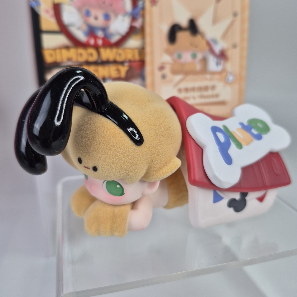 Pluto Dog Figurine with House - Black and Tan